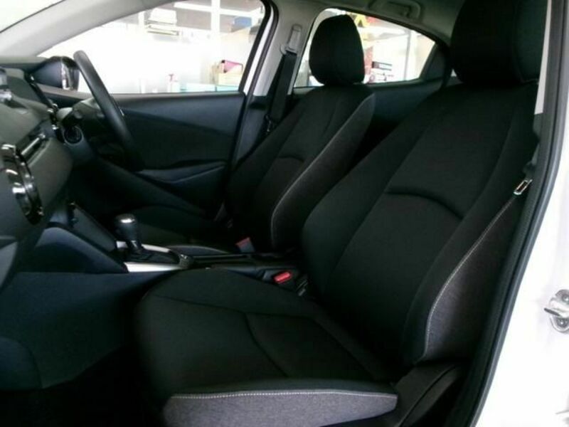 MAZDA2