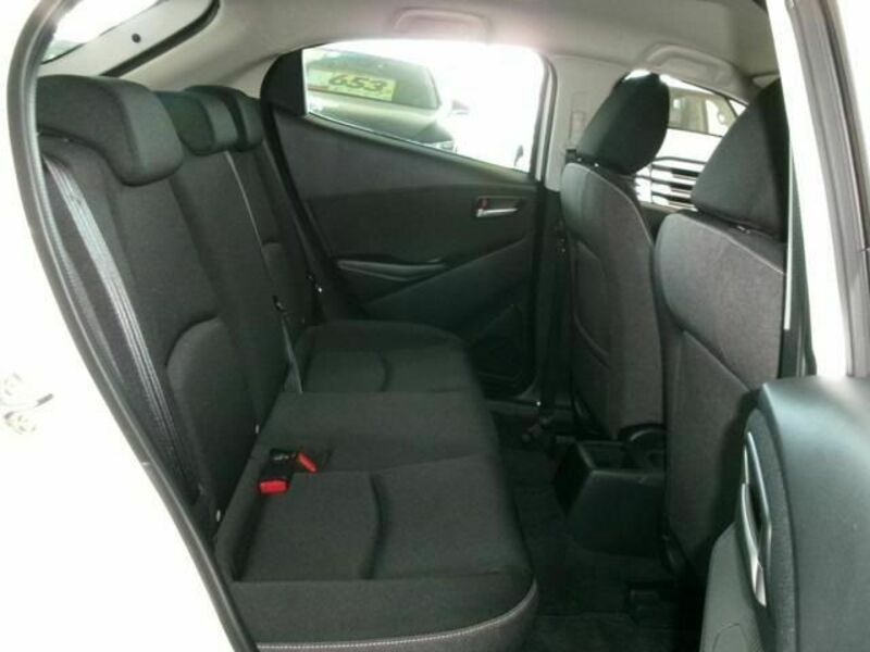 MAZDA2