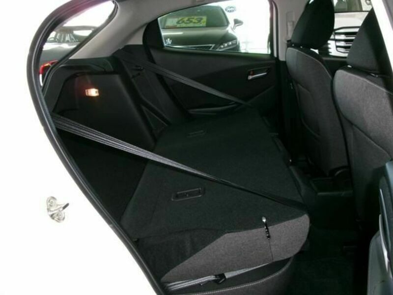 MAZDA2