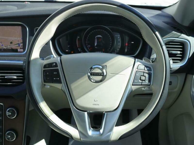 V40