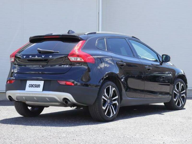 V40