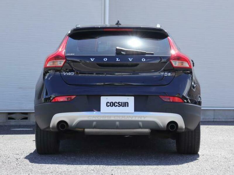 V40