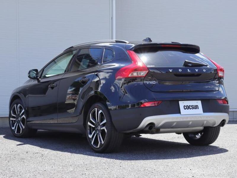 V40