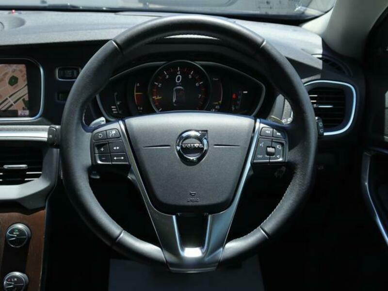 V40