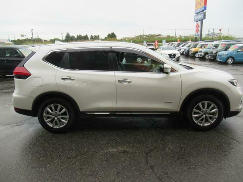 X-TRAIL