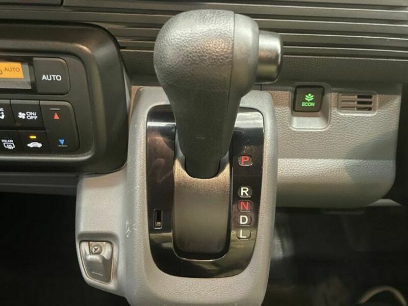 N-VAN