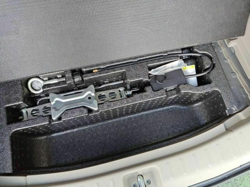 N BOX