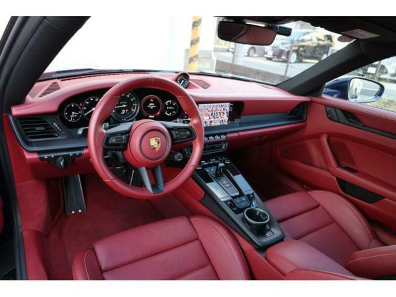 911