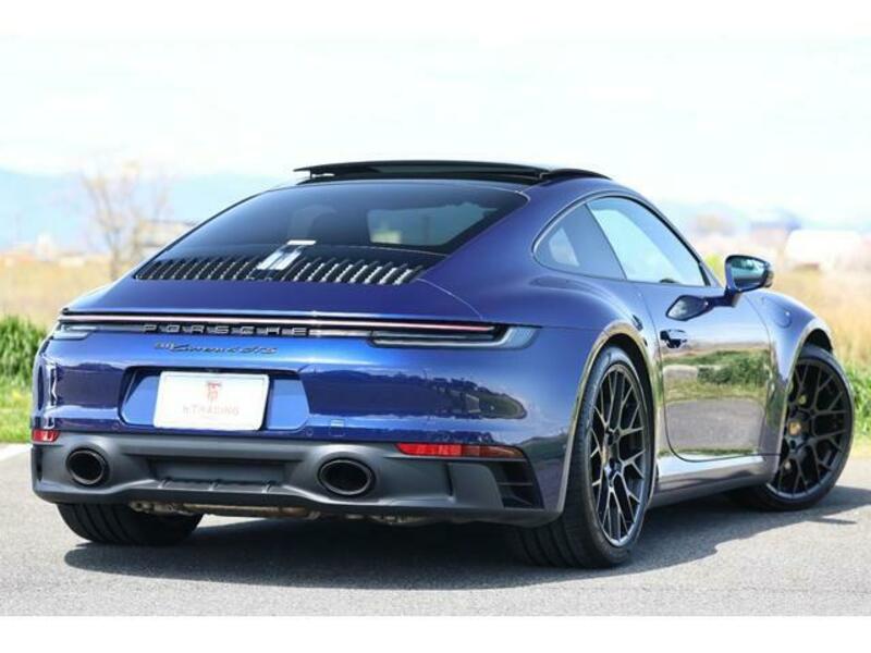 911