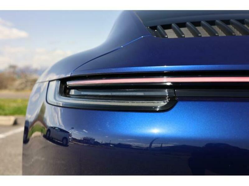 911