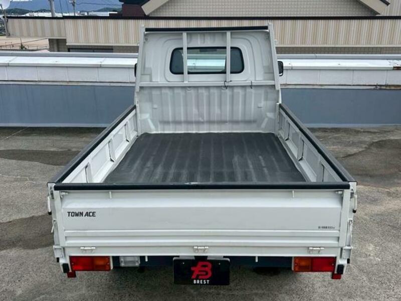 TOWNACE TRUCK