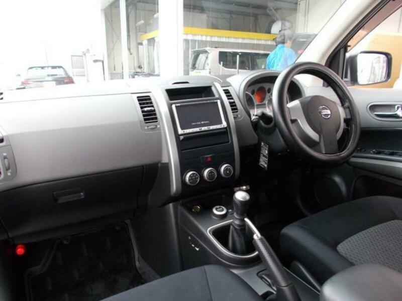 X-TRAIL
