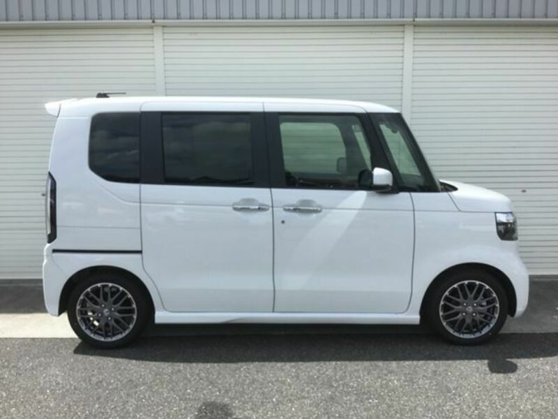 N BOX CUSTOM