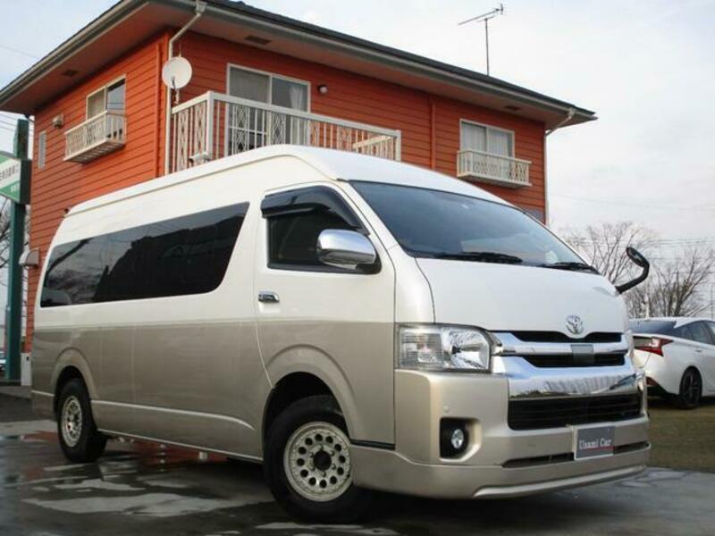 TOYOTA HIACE WAGON