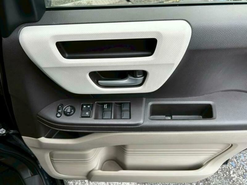 N BOX