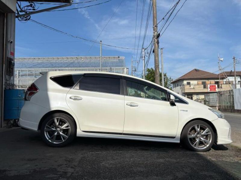 PRIUS ALPHA