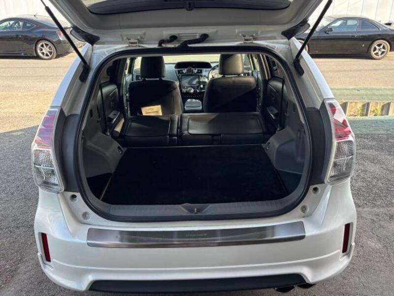 PRIUS ALPHA