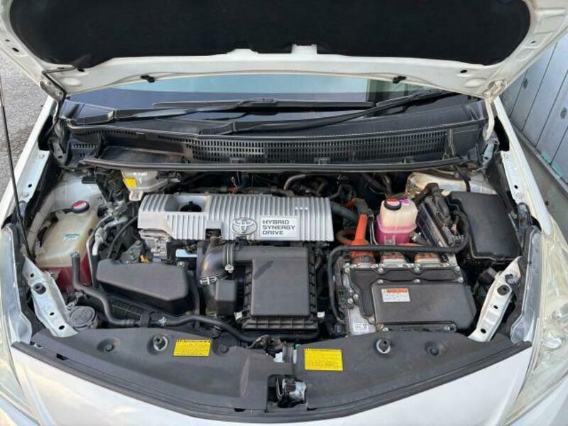 PRIUS ALPHA