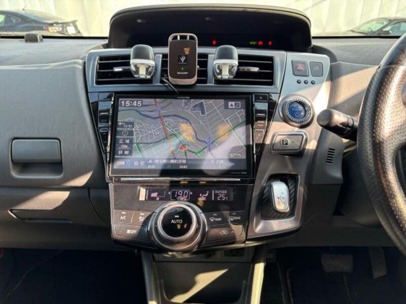 PRIUS ALPHA