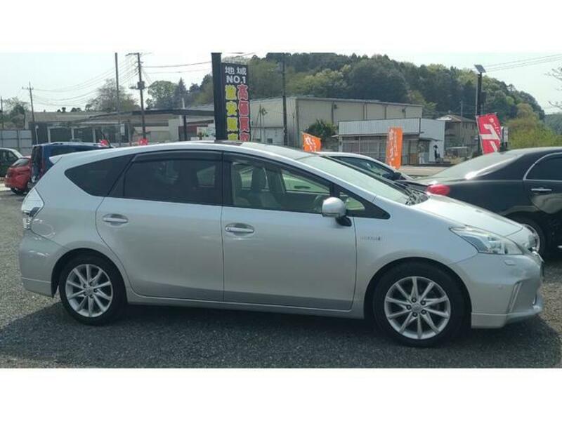 PRIUS ALPHA