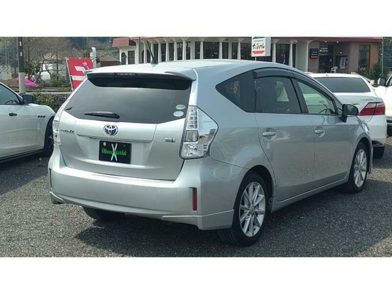 PRIUS ALPHA
