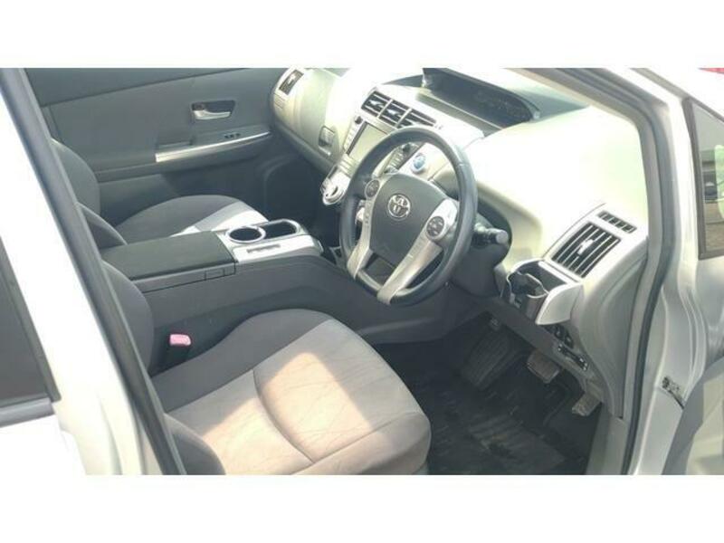 PRIUS ALPHA