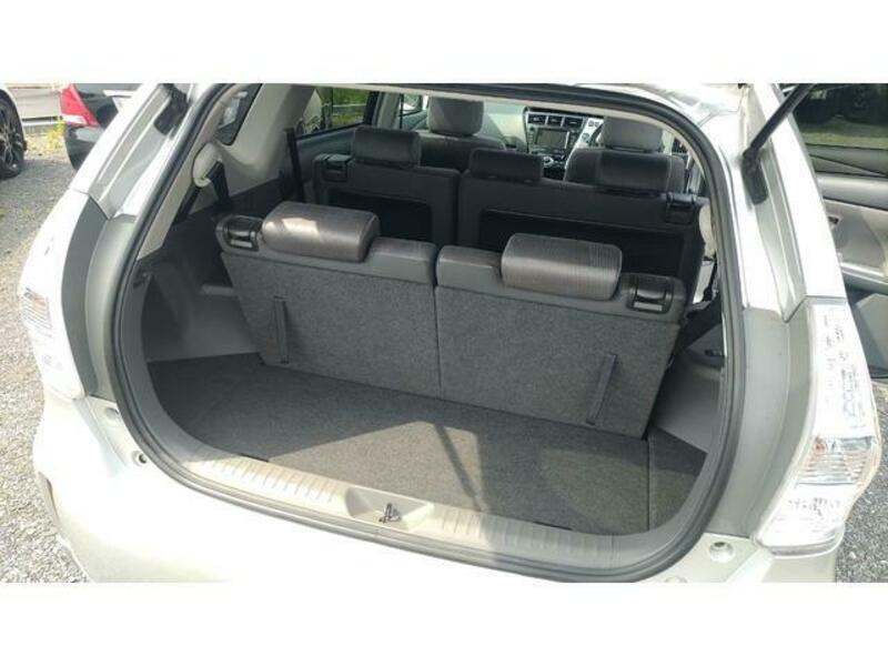 PRIUS ALPHA