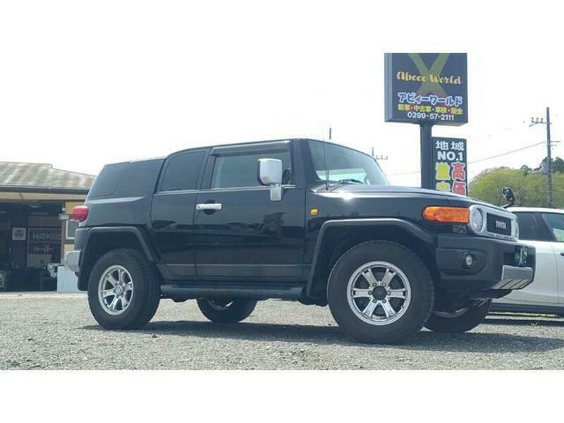 TOYOTA FJ CRUISER