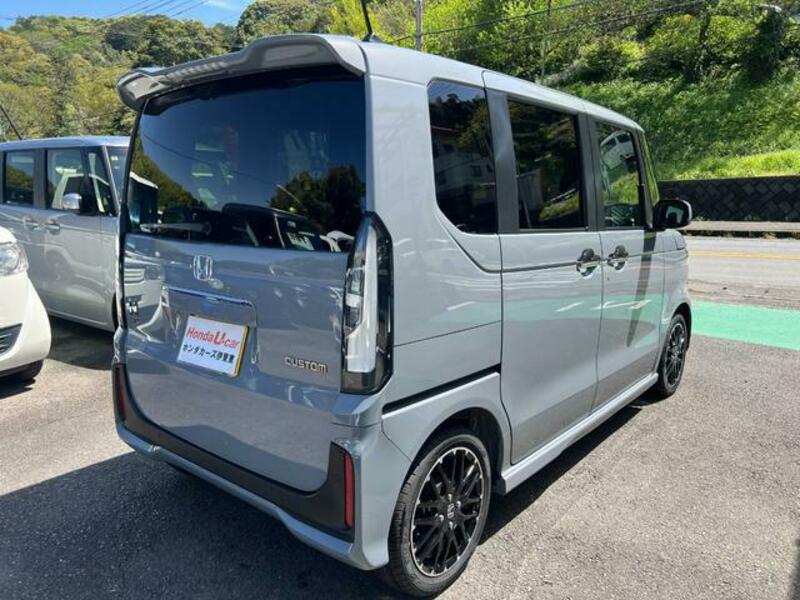 N BOX CUSTOM