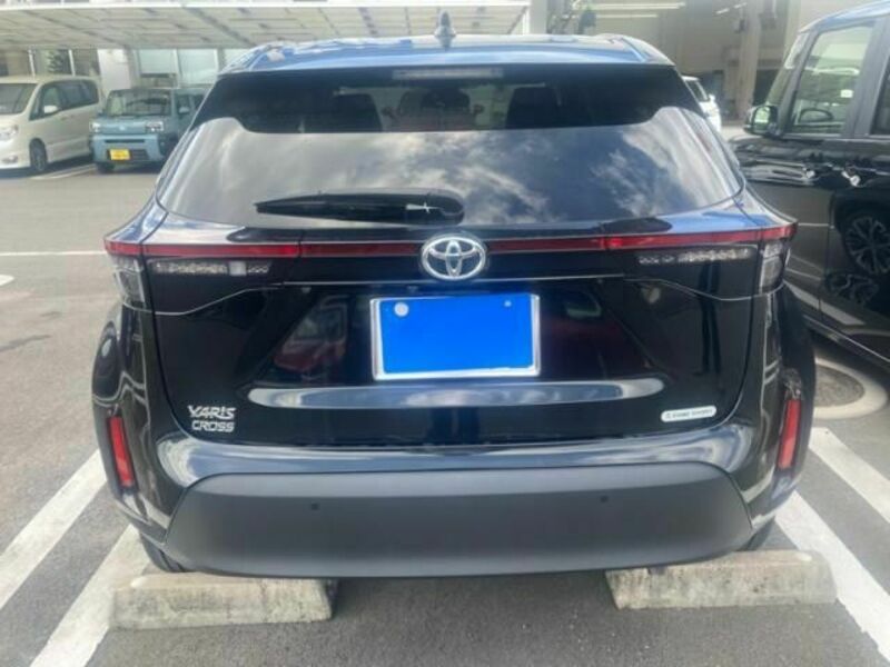 YARIS CROSS