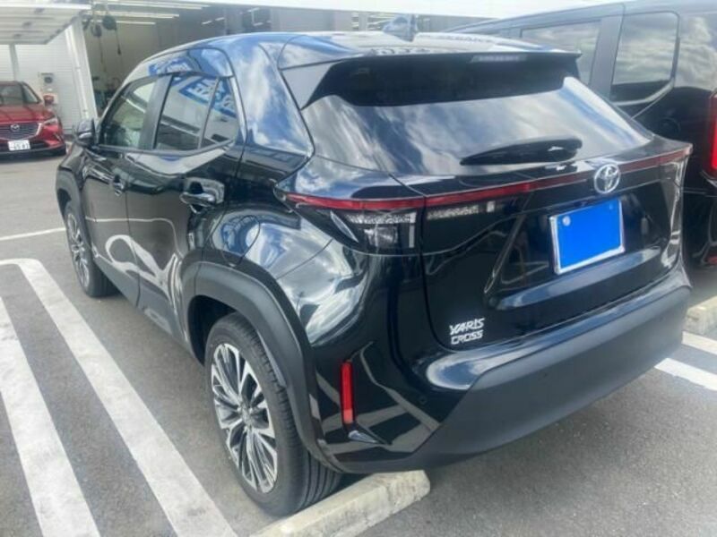 YARIS CROSS
