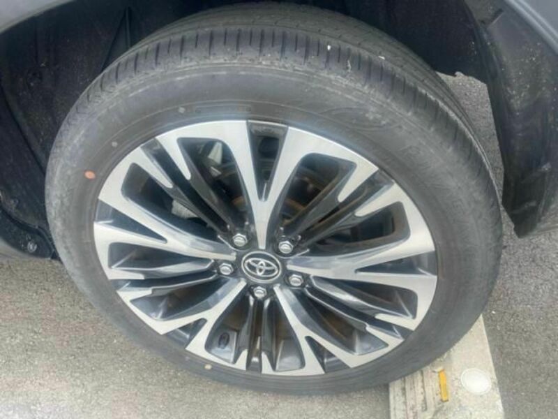 YARIS CROSS