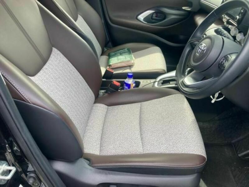 YARIS CROSS