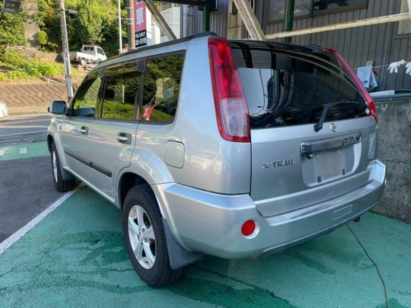 X-TRAIL