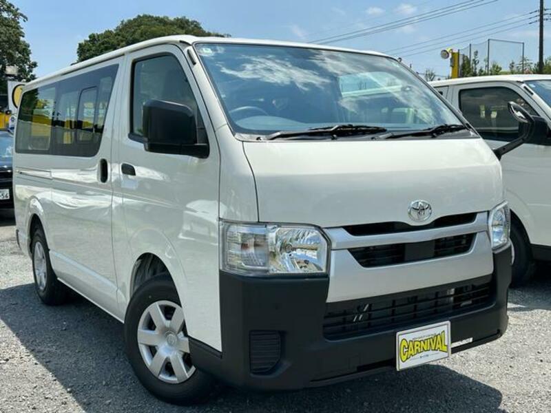 TOYOTA HIACE VAN