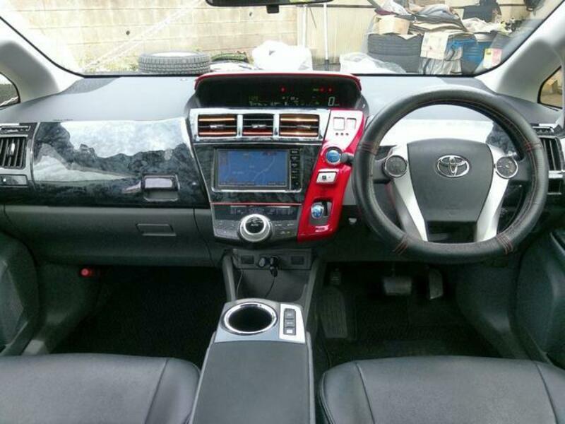 PRIUS ALPHA