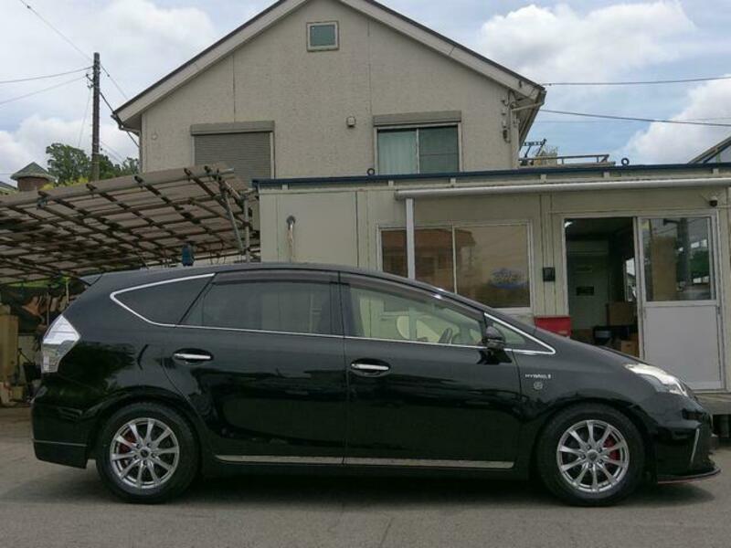 PRIUS ALPHA