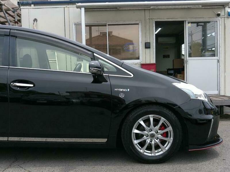 PRIUS ALPHA