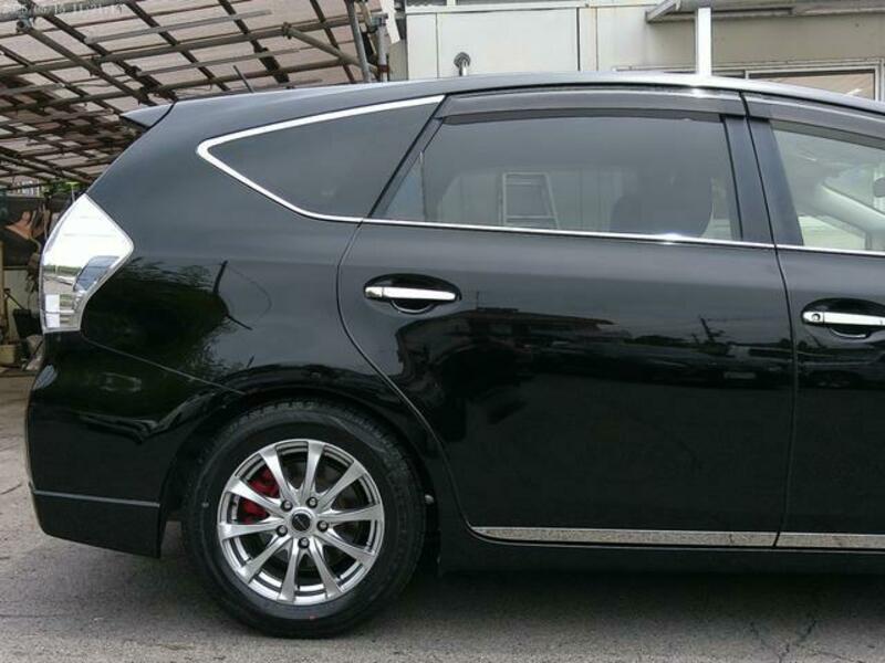PRIUS ALPHA