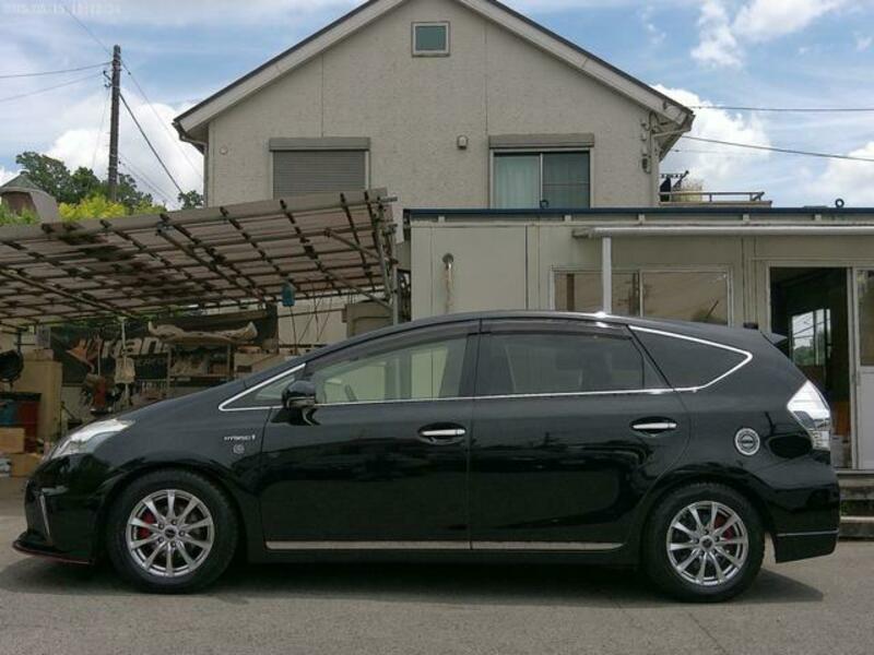 PRIUS ALPHA