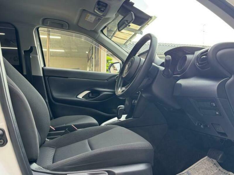 YARIS CROSS