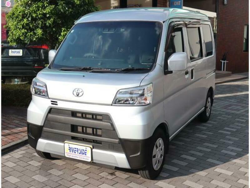 TOYOTA PIXIS VAN