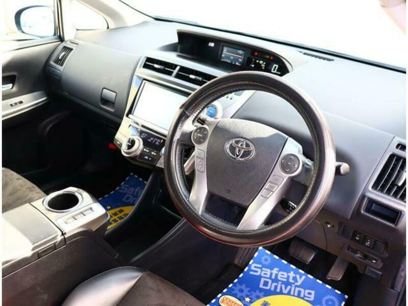 PRIUS ALPHA