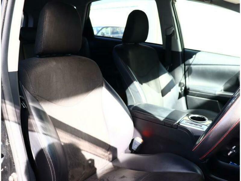 PRIUS ALPHA