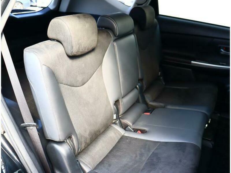 PRIUS ALPHA