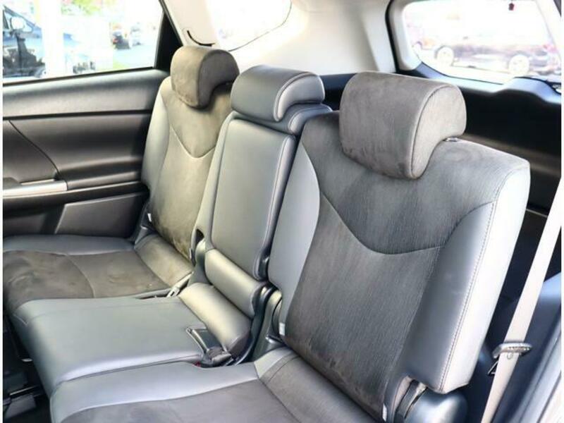 PRIUS ALPHA