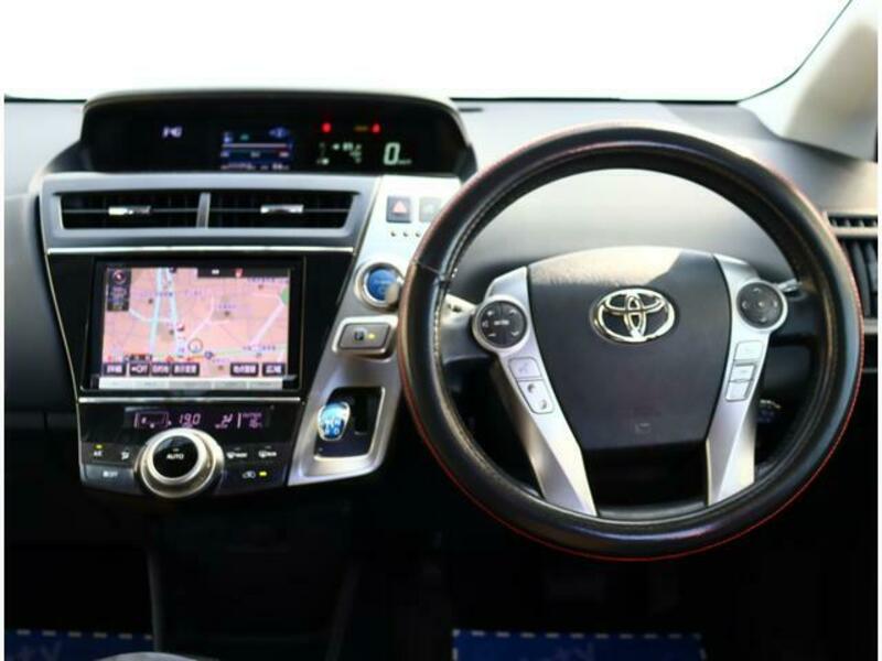 PRIUS ALPHA