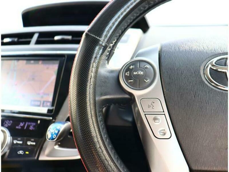 PRIUS ALPHA
