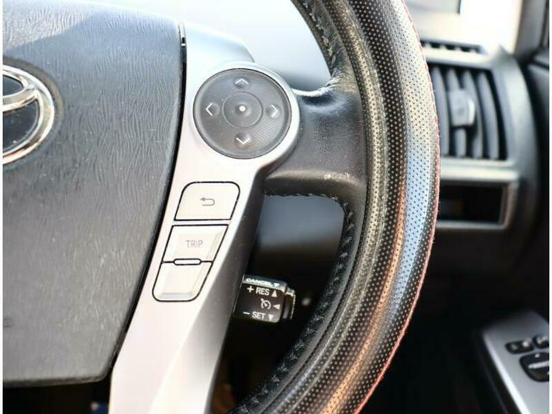 PRIUS ALPHA