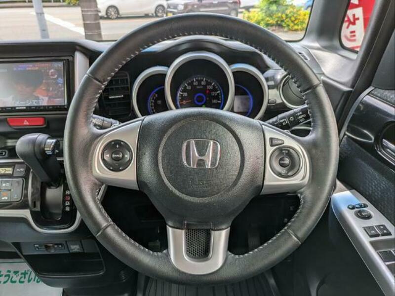 N BOX CUSTOM